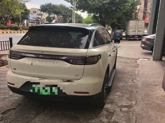 Leapmotor C11 — Фото автомобиля 6