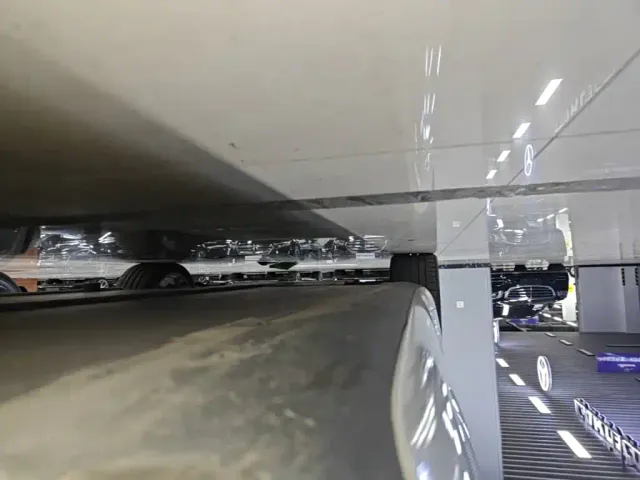 Tesla Model 3 — Фото автомобиля 21