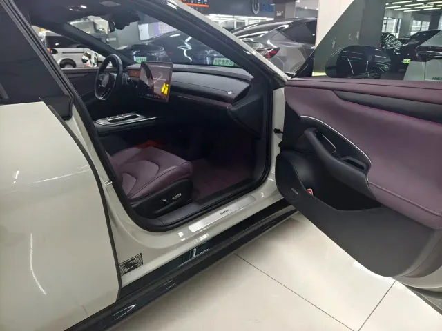 Xiaomi SU7 — Фото автомобиля 7
