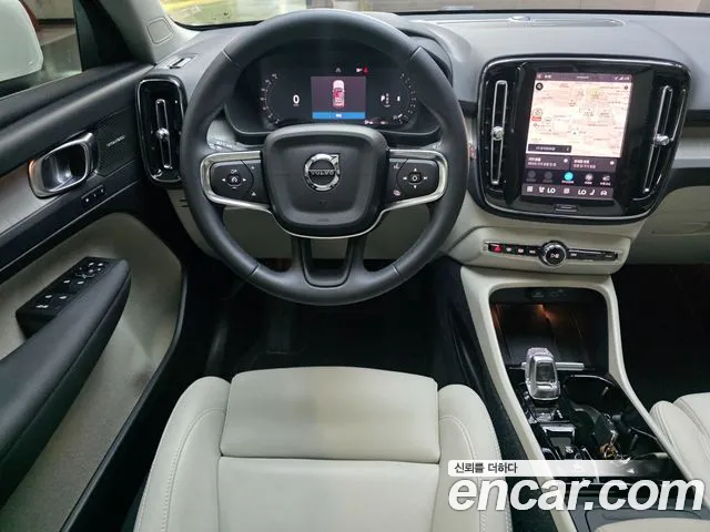 Вольво XC40 B4 Ultra Bright — Фото автомобиля 9