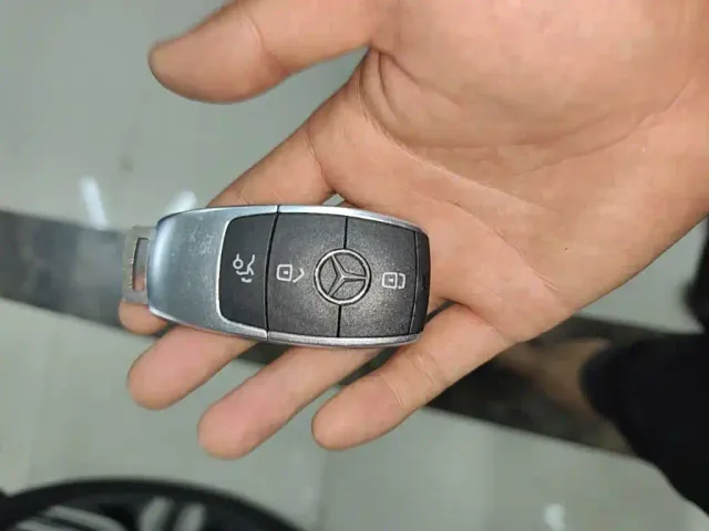 Mercedes-Benz EQA — Фото автомобиля 16