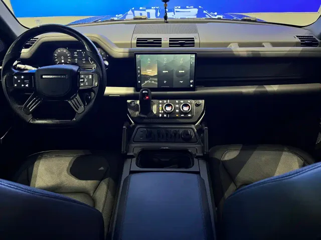 Land Rover Defender — Фото автомобиля 9