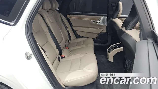 Volvo S90 — Фото автомобиля 28