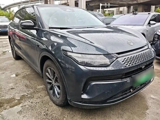 Leapmotor C11 — Фото автомобиля 3