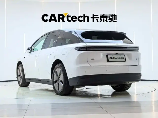 Li Auto i6 — Фото автомобиля 9