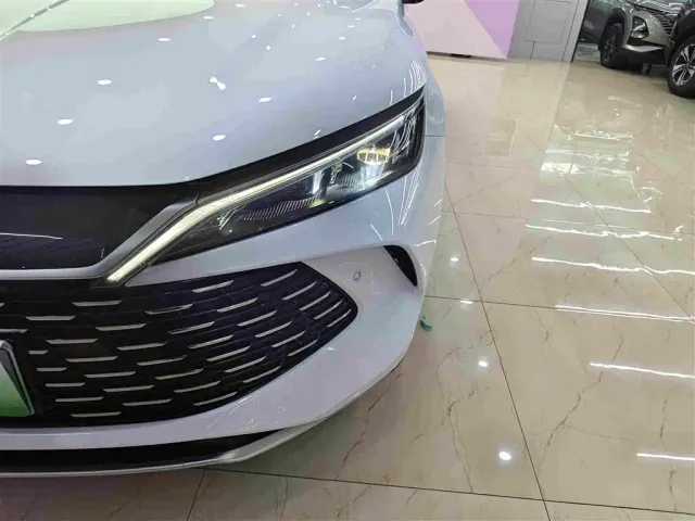 BYD Qin L — Фото автомобиля 11