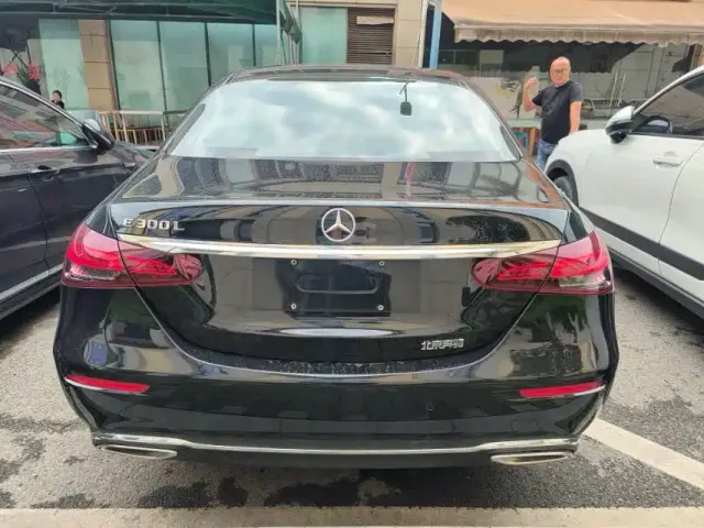 Mercedes-Benz E-Class — Фото автомобиля 8