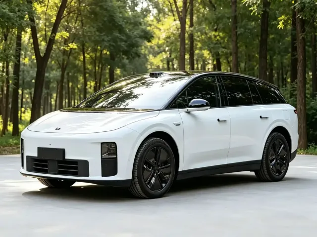Фотография автомобиля — Li Auto i6