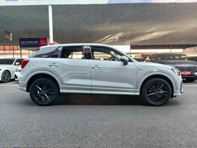 Audi Q2L — Фото автомобиля 4