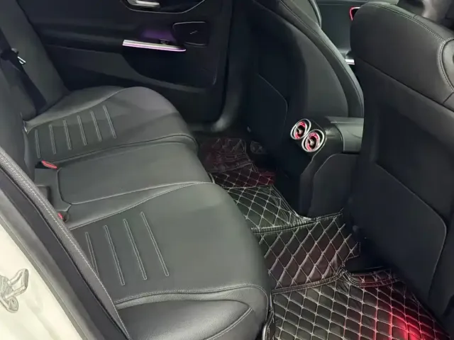 Mercedes-Benz C-Class — Фото автомобиля 5