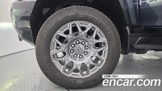 GMC Hummer EV — Фото автомобиля 5