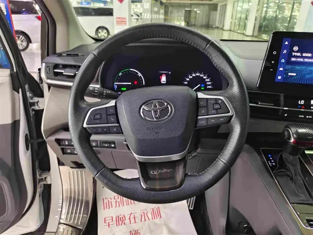 Toyota Granvia — Фото автомобиля 9