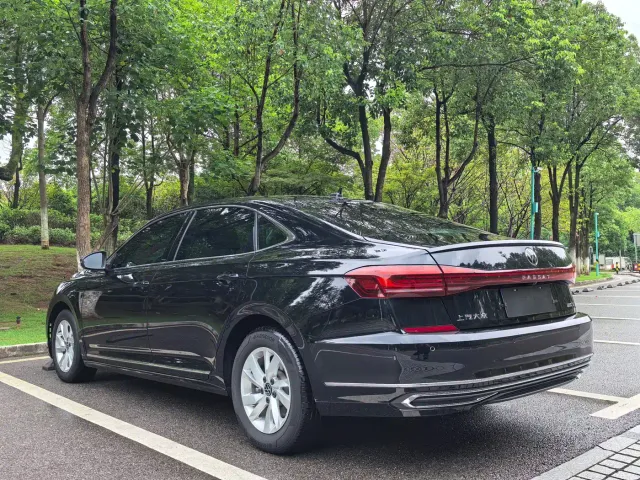 Volkswagen Passat — Фото автомобиля 6