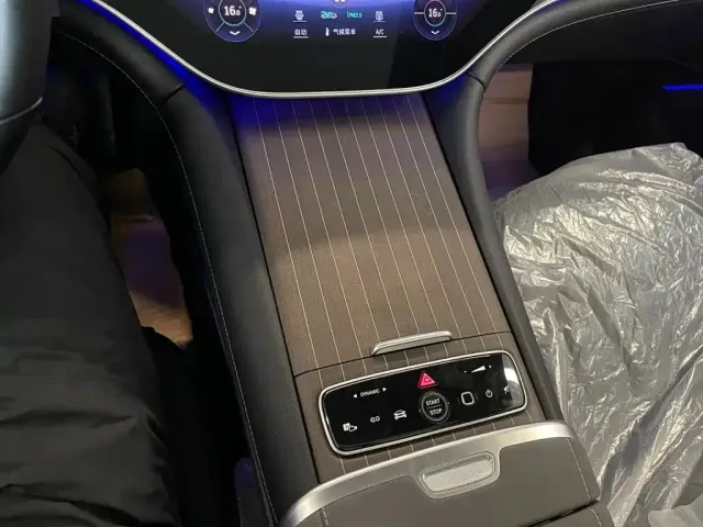 Mercedes-Benz Mercedes-Benz EQS SUV 2025 Model 500 4MATIC — Фото автомобиля 16