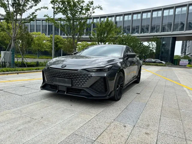 Фотография автомобиля — Changan UNI-V