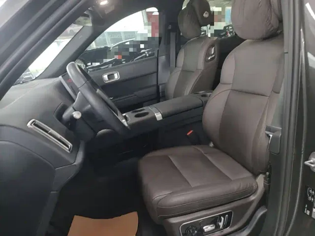 Li Auto L8 — Фото автомобиля 14