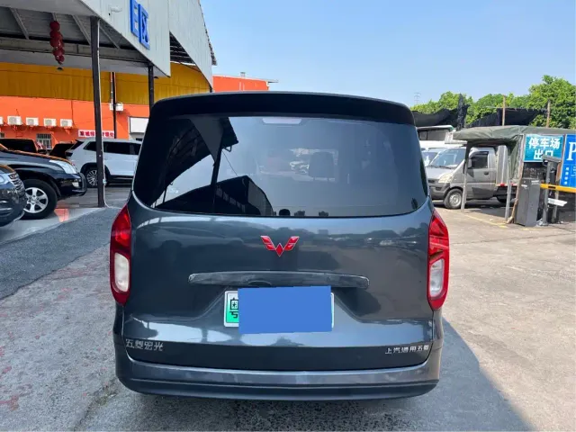 Wuling Hongguang — Фото автомобиля 5