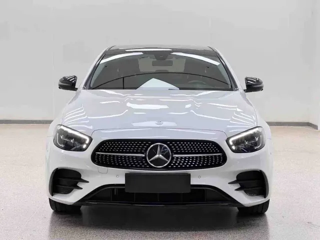 Mercedes-Benz E-Class — Фото автомобиля 2