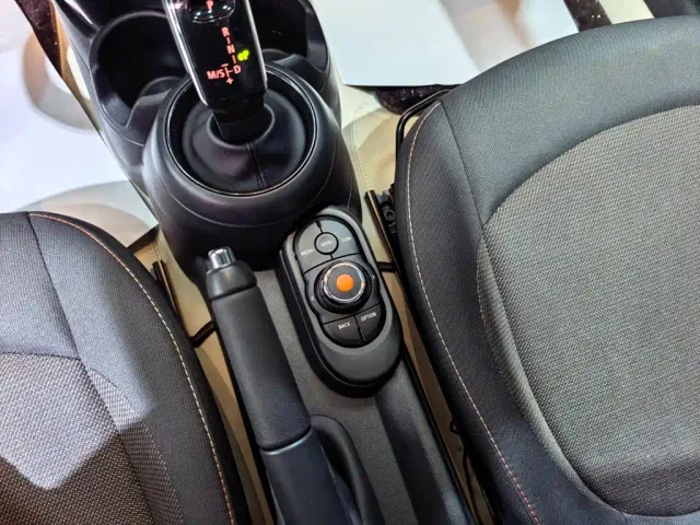 MINI Hatch — Фото автомобиля 12