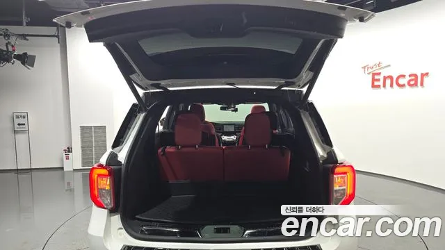 Ford Explorer Explorer 6 поколение 3.0 Platinum 4WD — Фото автомобиля 30