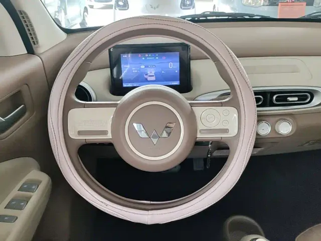 Wuling Hongguang Mini EV — Фото автомобиля 10