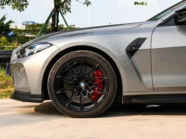 BMW M4 — Фото автомобиля 3