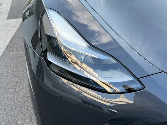Tesla Model Y — Фото автомобиля 16