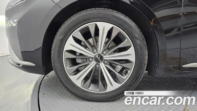 Kia K8 Hybrid — Фото автомобиля 5
