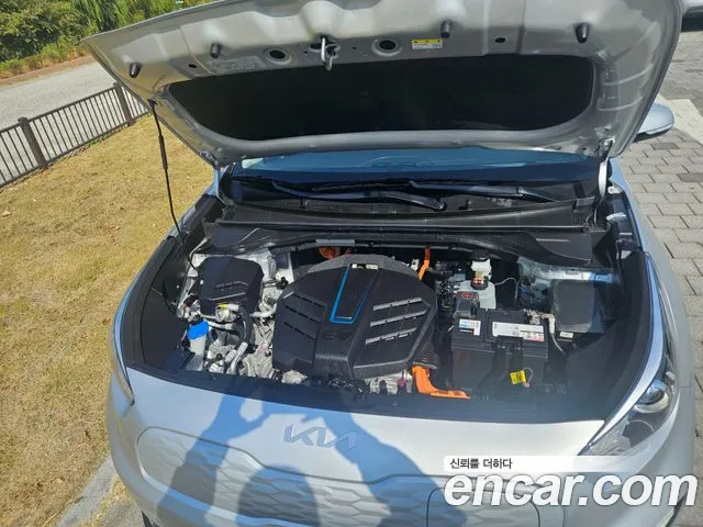Kia Niro — Фото автомобиля 18