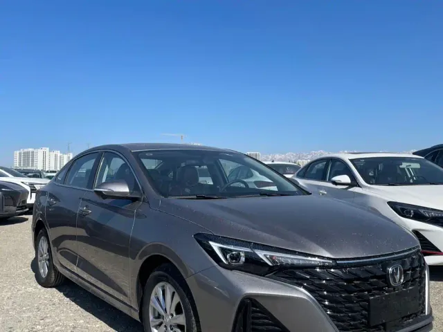 Changan Eado — Фото автомобиля 2