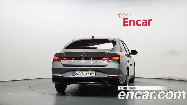 Hyundai Avante CN7 — Фото автомобиля 4