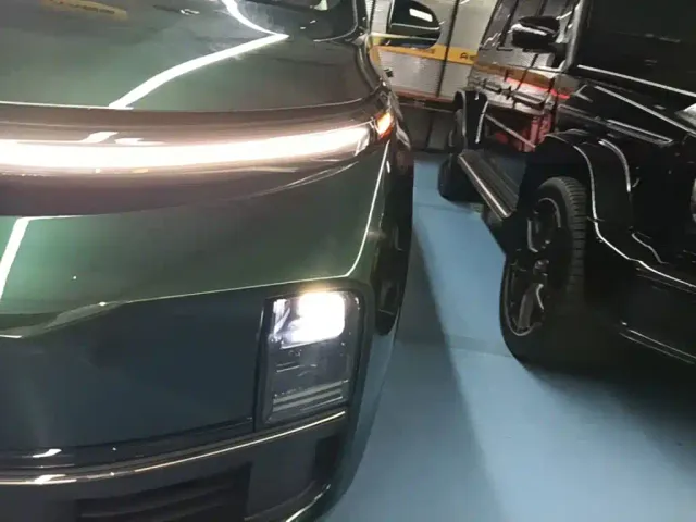 Li Auto L9 — Фото автомобиля 23