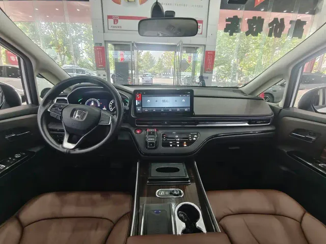 Honda Odyssey — Фото автомобиля 9