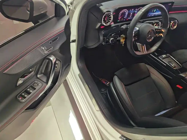 Mercedes-Benz A-Class — Фото автомобиля 15