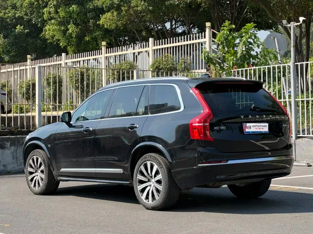 Volvo XC90 — Фото автомобиля 5