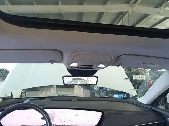 Buick Envision Plus — Фото автомобиля 17