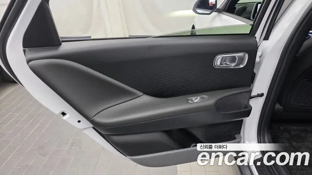 Hyundai Ioniq 6 — Фото автомобиля 25
