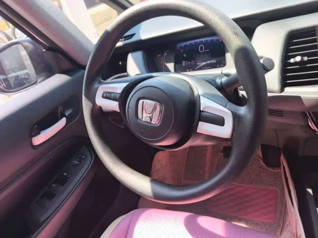 Honda Fit — Фото автомобиля 10