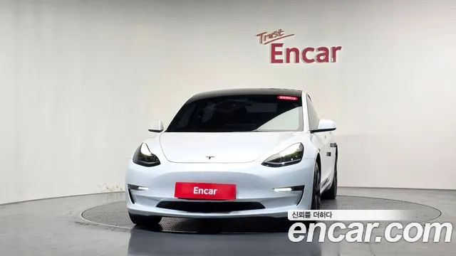 Tesla Model 3 — Фото автомобиля 3