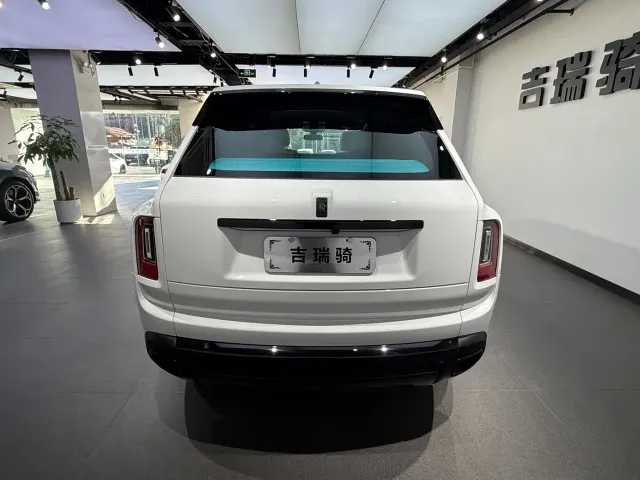 Rolls-Royce Cullinan — Фото автомобиля 5