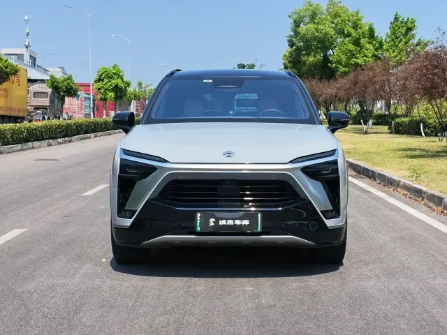 Nio ES8 — Фото автомобиля 2