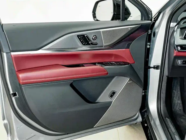 Cadillac XT5 — Фото автомобиля 17