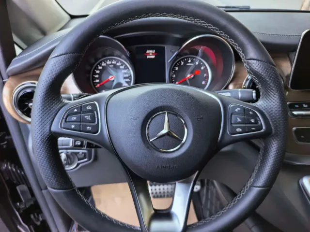 Mercedes-Benz V-Class — Фото автомобиля 11