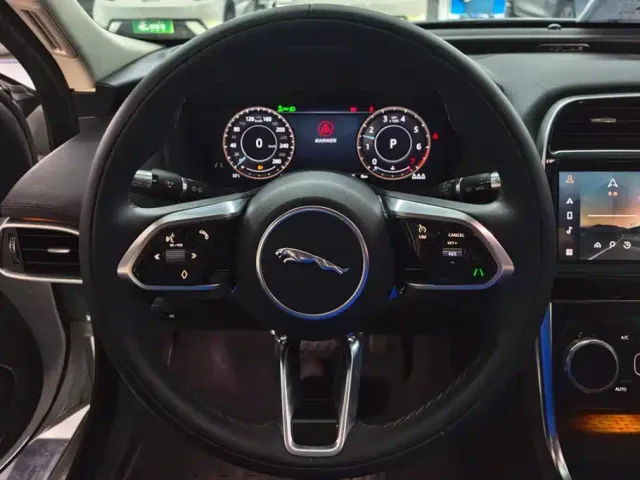 Jaguar XEL — Фото автомобиля 15