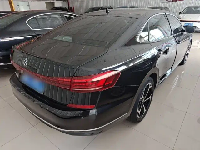 Volkswagen Passat — Фото автомобиля 6
