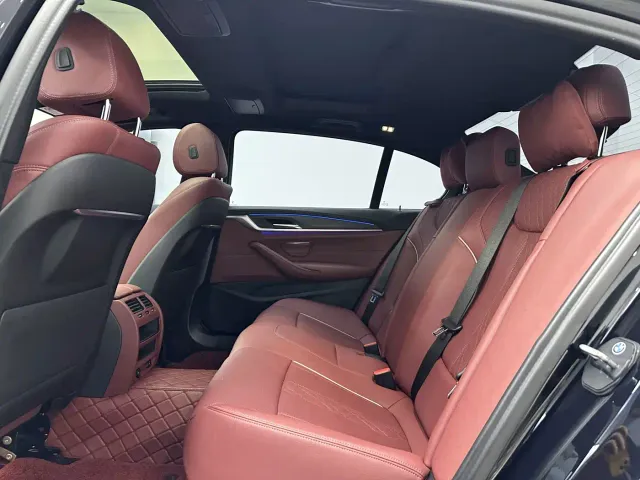 BMW 5 Series — Фото автомобиля 12