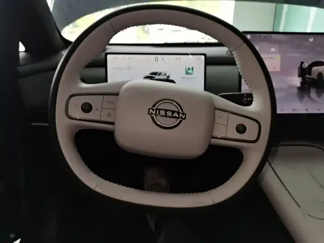 Nissan N7 — Фото автомобиля 10