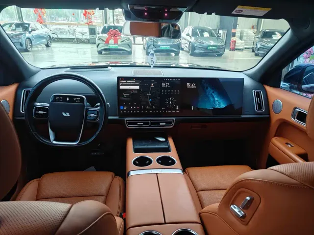 Li Auto L8 — Фото автомобиля 5