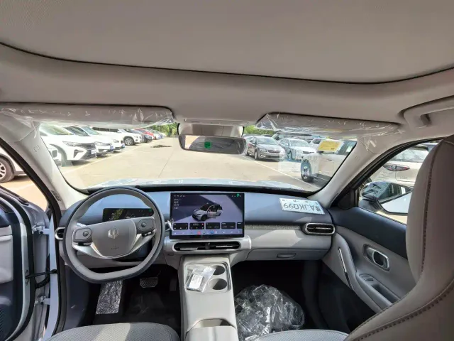 Leapmotor A10 — Фото автомобиля 7