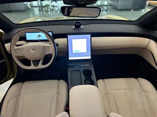 Nio ET5 — Фото автомобиля 6